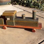 Antike Holzlokomotive