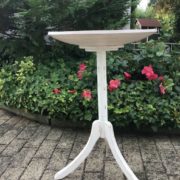 Holztisch, kleiner Beistelltisch Holztisch, kleiner Beistelltisch