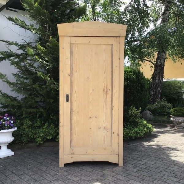Alter Holzschrank, Kleiderschrank (Landhausstil) Alter Holzschrank, Kleiderschrank (Landhausstil)