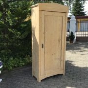 Alter Holzschrank, Kleiderschrank (Landhausstil) Alter Holzschrank, Kleiderschrank (Landhausstil)