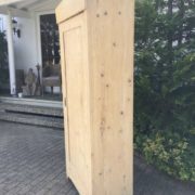 Alter Holzschrank, Kleiderschrank (Landhausstil) Alter Holzschrank, Kleiderschrank (Landhausstil)