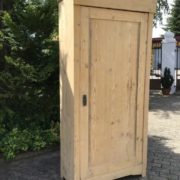 Alter Holzschrank, Kleiderschrank (Landhausstil) Alter Holzschrank, Kleiderschrank (Landhausstil)