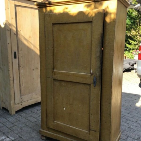 Alter Vorratsschrank, Holzschrank, Schrank (Shabby)