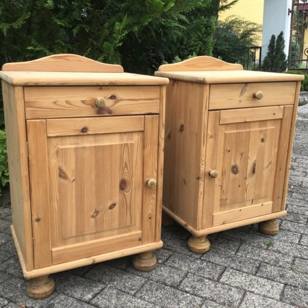 2 Nachttische, Holzschränkchen (Landhausstil, Kiefer) 2 Nachttische, Holzschränkchen (Landhausstil, Kiefer)