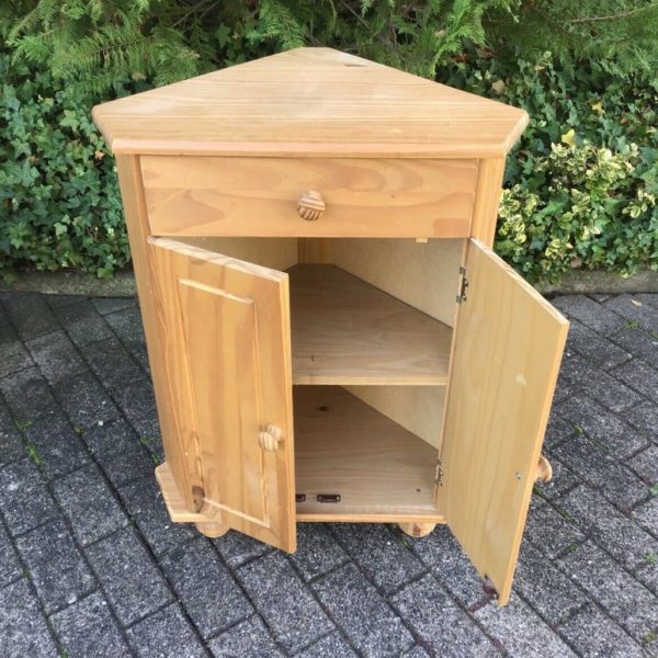 Kleiner Eckschrank, Holzschränkchen (Landhausstil)