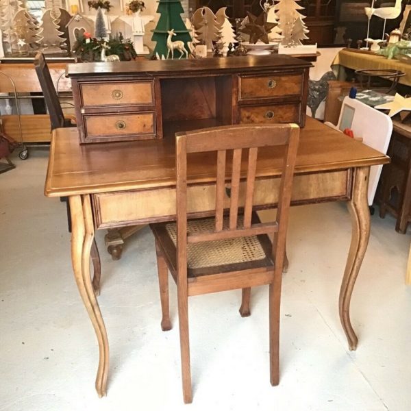 Schreibtisch mit Stuhl, Hoztisch mit Aufsatz (Antiquität) Schreibtisch mit Stuhl, Hoztisch mit Aufsatz (Antiquität)