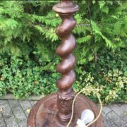 Antike Stehlampe, Lampenfuss