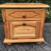 Nachttisch, Holzschränkchen (Landhausstil, Kiefer) Nachttisch, Holzschränkchen (Landhausstil, Kiefer)