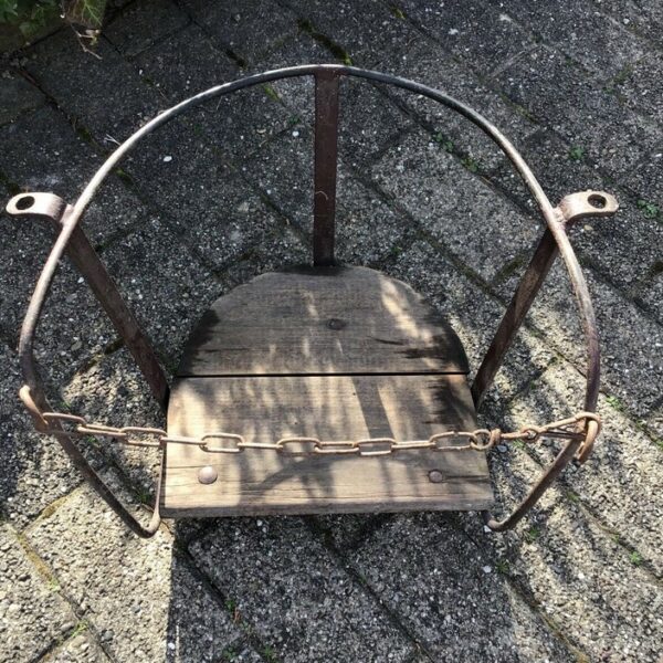Alte Kinderschaukel, Dekoration (Antiquität, Shabby)