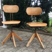 2 Polstergleich Stühle, Werkstattstuhl, Drehstuhl, Schreibtischstuhl (Industrie Design)