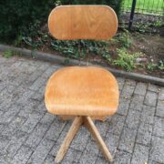 2 Polstergleich Stühle, Werkstattstuhl, Drehstuhl, Schreibtischstuhl (Industrie Design)