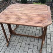 Klappbarer Gartentisch, Balkontisch, Terrassentisch (Balkonmöbel, Gartenmöbel) Klappbarer Gartentisch, Balkontisch, Terrassentisch (Balkonmöbel, Gartenmöbel)