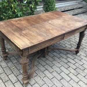 Ausziehbarer Tisch, Esstisch, Holztisch (Antiquität)