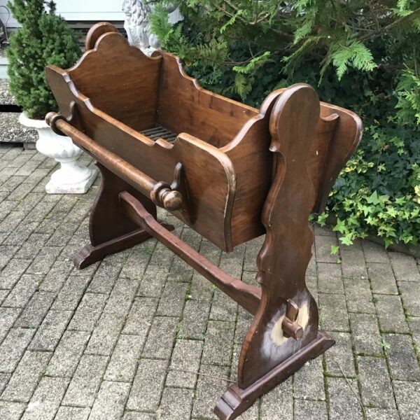 Alte Kinderwiege, Kinderbett, Wiege (Landhausstil)