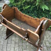 Alte Kinderwiege, Kinderbett, Wiege (Landhausstil)