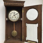 Antike Wanduhr, große Wand-Pendeluhr (Antiquität)