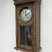 Antike Wanduhr, große Wand-Pendeluhr (Antiquität)