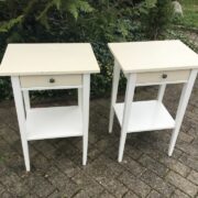 2 Nachttische zum Herrichten, Beistelltische