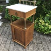 Antiker Nachttisch, Nachtschrank (Antiquität)