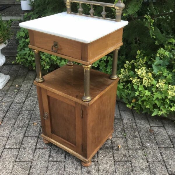 Antiker Nachttisch, Nachtschrank (Antiquität)
