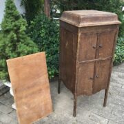Antiker Grammophonschrank, Holzschränkchen, Restaurationsobjekt (Antiquität)