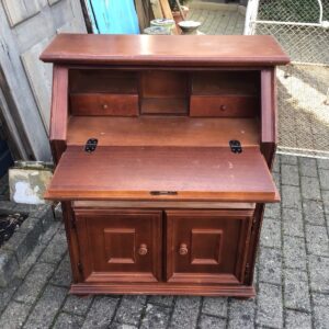 Kleiner Sekretär, Holzschrank (Landhausstil)