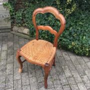 Alter Holzstuhl, Stuhl (Vintage)