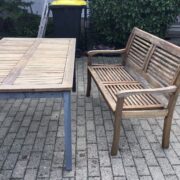 Gartenmöbel Set aus Holz: Tisch, Sitzbank & 2 Stühle