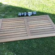 Gartentisch mit höhenverstellbaren Beinen, Tisch