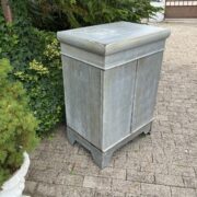 Alter Holzschrank, Schränkchen (Shabby-chic)