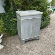 Alter Holzschrank, Schränkchen (Shabby-chic)