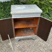 Alter Holzschrank, Schränkchen (Shabby-chic)