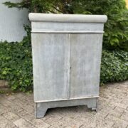 Alter Holzschrank, Schränkchen (Shabby-chic)