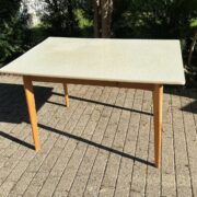 60er Jahre Küchentisch, Esstisch, Holztisch mit Resopalplatte (Vintage)