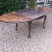 Antiker, ausziehbarer Esstisch mit Löwenfüßen, Holztisch (Antiquität)