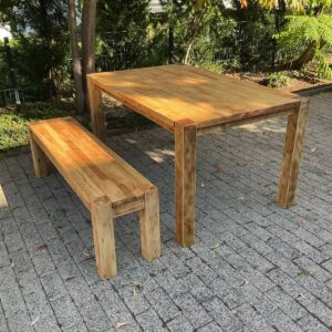 Vollholz: Esstisch mit Sitzbank, Holztisch, Holzbank, Esszimmer