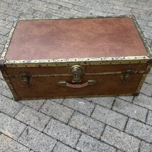 Alter Koffer reparaturbedürftig (Deko, Vintage)