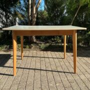 60er Jahre Küchentisch, Esstisch, Holztisch mit Resopalplatte (Vintage)