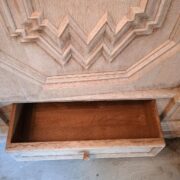 Antiker Holzschrank von 1750, Garderobenschrank, Kleiderschrank (Antiquität)