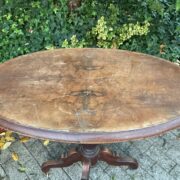 Ovaler Tisch, antiker Holztisch mit Patina, Esstisch (Antiquität)