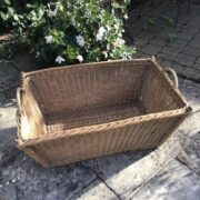 Großer alter Wäschekorb, Weidekorb (Shabby, Landhaus) Großer alter Wäschekorb, Weidekorb (Shabby, Landhaus)