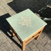 Set für Esszimmer / Wohnzimmer / Küche): Buffet, Tisch, 2 Stühle, Hocker Set für Esszimmer / Wohnzimmer / Küche): Buffet, Tisch, 2 Stühle, Hocker