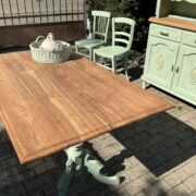 Set für Esszimmer / Wohnzimmer / Küche): Buffet, Tisch, 2 Stühle, Hocker Set für Esszimmer / Wohnzimmer / Küche): Buffet, Tisch, 2 Stühle, Hocker