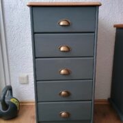 Schubladenkommode, Kommode, Holzschrank (Industrie-Design) Schubladenkommode, Kommode, Holzschrank (Industrie-Design)
