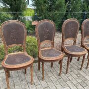 4 antike Stühle, Holzstühle mit Lederbezug (Antiquität)