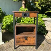 Nachttisch, Beistelltisch (Industrial Design)