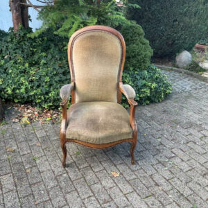 Antiker Sessel mit Holzgestell & Samtbezug, Voltaire Sessel (Antiquität)